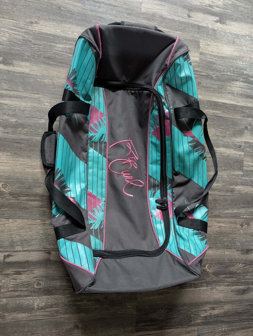 Rip Curl Women's Large Luggage Travel Bag Teal Blue Pink Embroidered Rare!